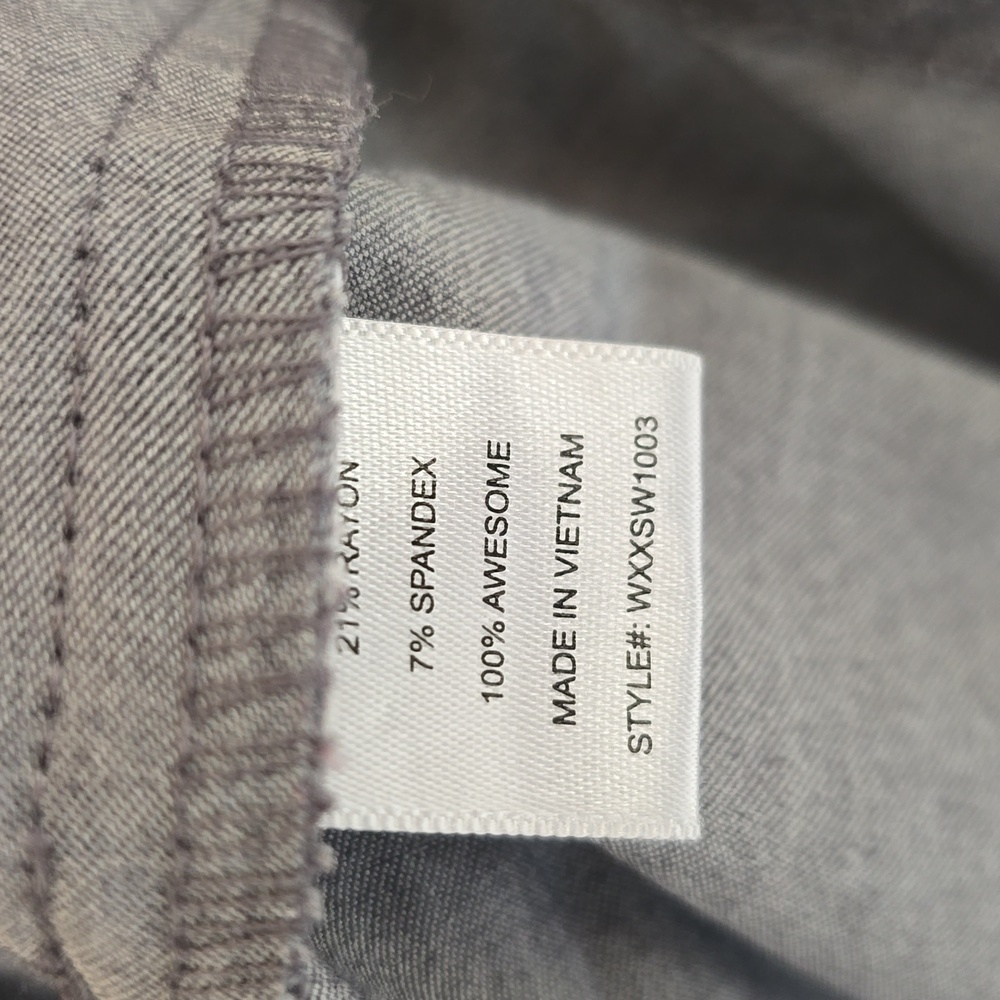 Figs Women's Rafaela Oversized Scrub Top In Graphite - Picture 7 of 8